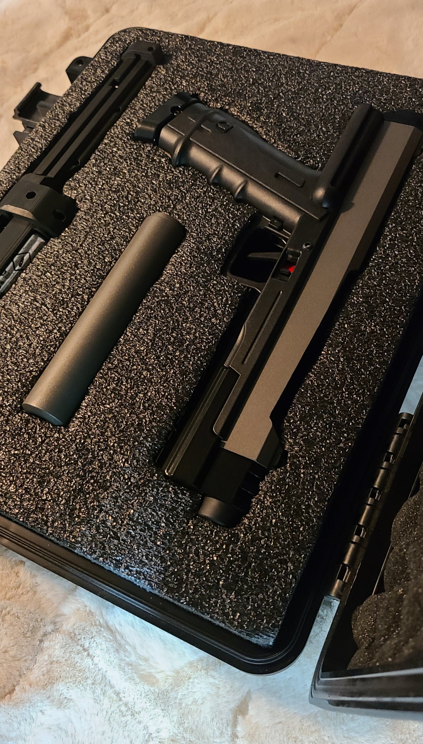 T8.1. "TRAVEL KIT" (deluxe)