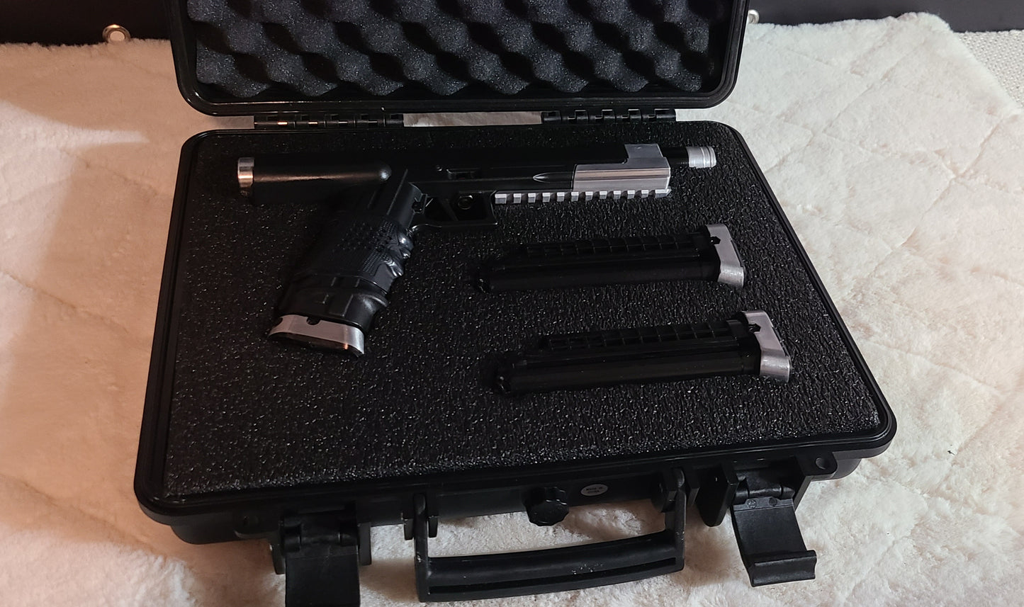 T8.1.   "SILVER STREAK"